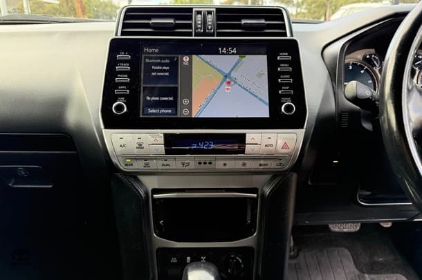 2021 Toyota Prado GXL image 13