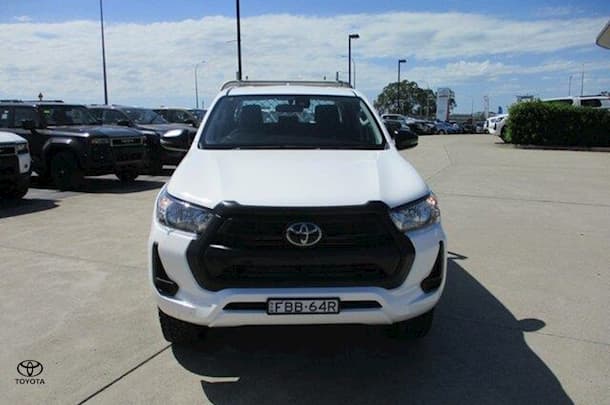 2023 Toyota Hilux 4x4 SR5 image 16