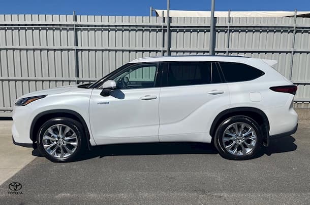 2023 Toyota Kluger Hybrid AWD GRANDE image 26