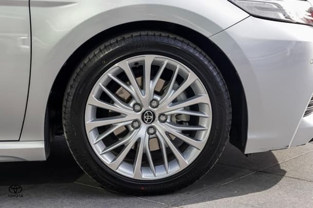 2018 Toyota CAMRY SL image 22