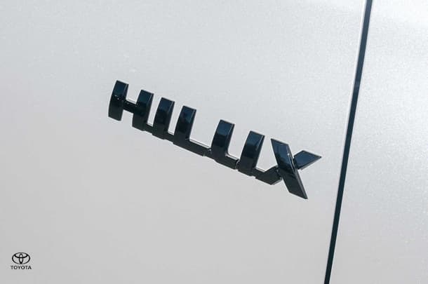 2023 Toyota HILUX GR-S image 13