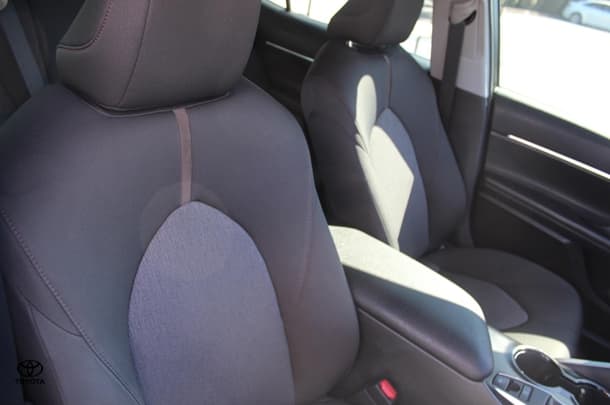 2020 Toyota Camry Ascent image 17