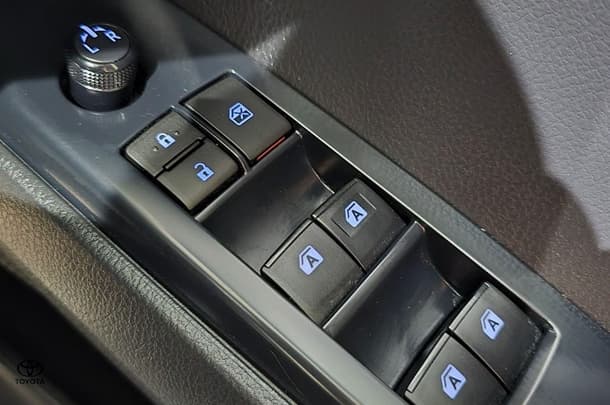 2020 Toyota Camry Hybrid Ascent Sport image 17