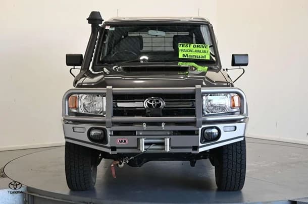 2021 Toyota LC Military GXL image 2