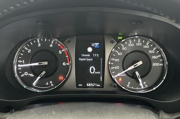 2022 Toyota Hilux SR5 image 21