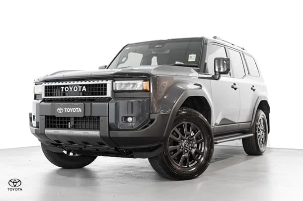 2024 Toyota Prado GXL image 3