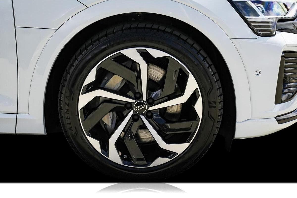 2025 Audi Q8 e-tron 55 Auto e-quattro MY25 image 17
