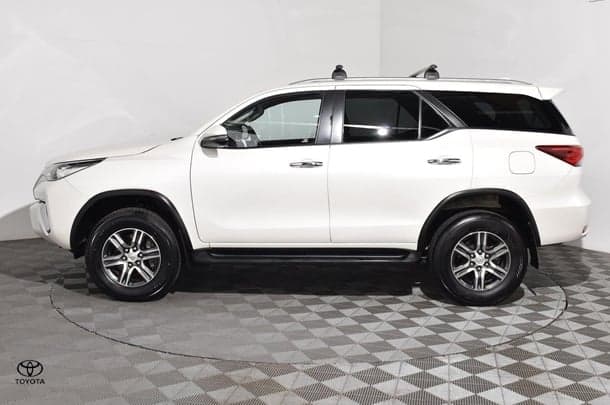 2018 Toyota Fortuner GXL image 12
