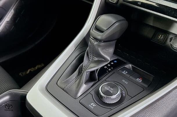 2023 Toyota Rav4 Hybrid GX image 16