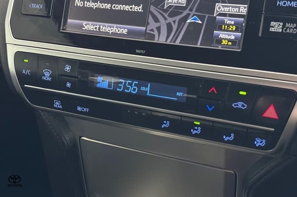 2020 Toyota Prado GX image 16