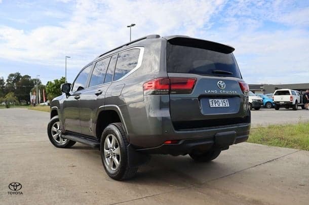 2022 Toyota Landcruiser VX image 4