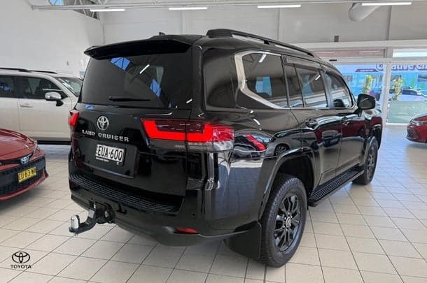 2022 Toyota Landcruiser VX image 5