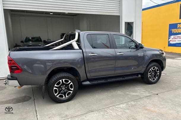 2022 Toyota Hilux 4x4 SR5 image 8
