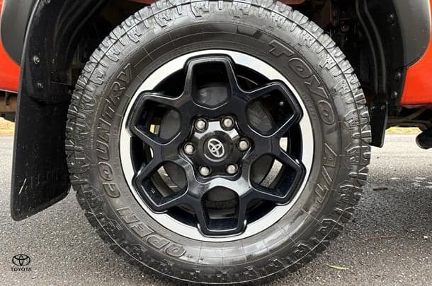 2018 Toyota HILUX Rugged X image 19