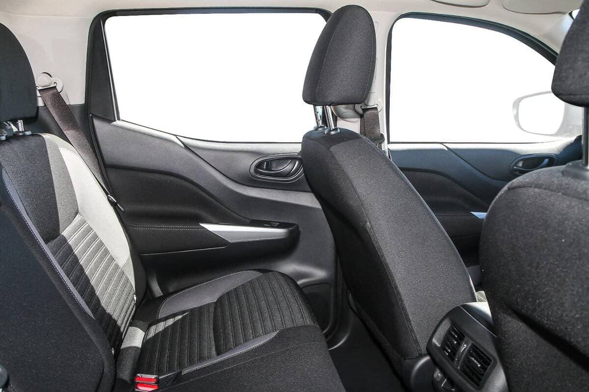 2025 Nissan Navara SL D23 Manual 4x4 MY24 Dual Cab image 9