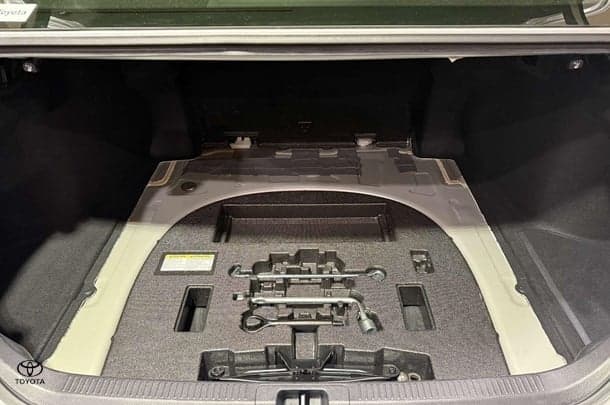 2024 Toyota Camry Hybrid Ascent image 13