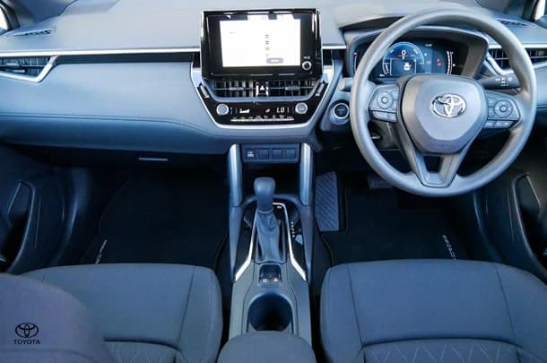 2023 Toyota Corolla Cross HV GX image 9