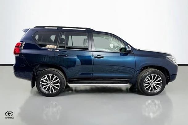 2023 Toyota Prado Kakadu image 11