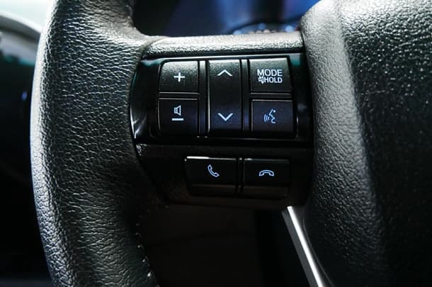 2024 Toyota Hilux 4x4 SR5 image 18