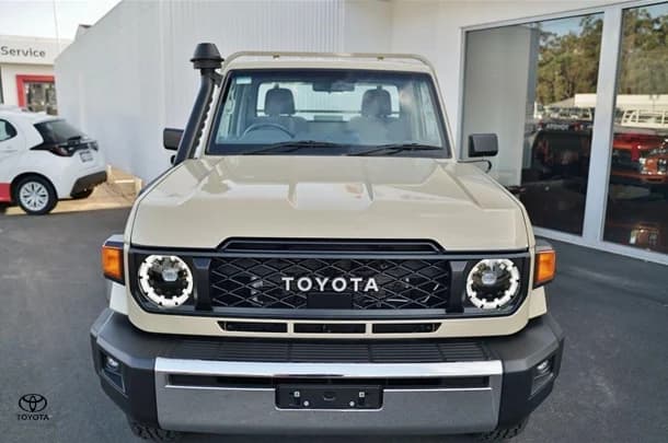 2025 Toyota LC Military GXL image 4