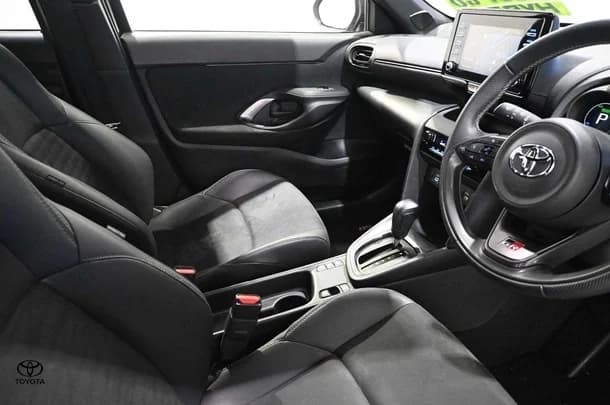 2022 Toyota Yaris Cross Hybrid GR-S image 22