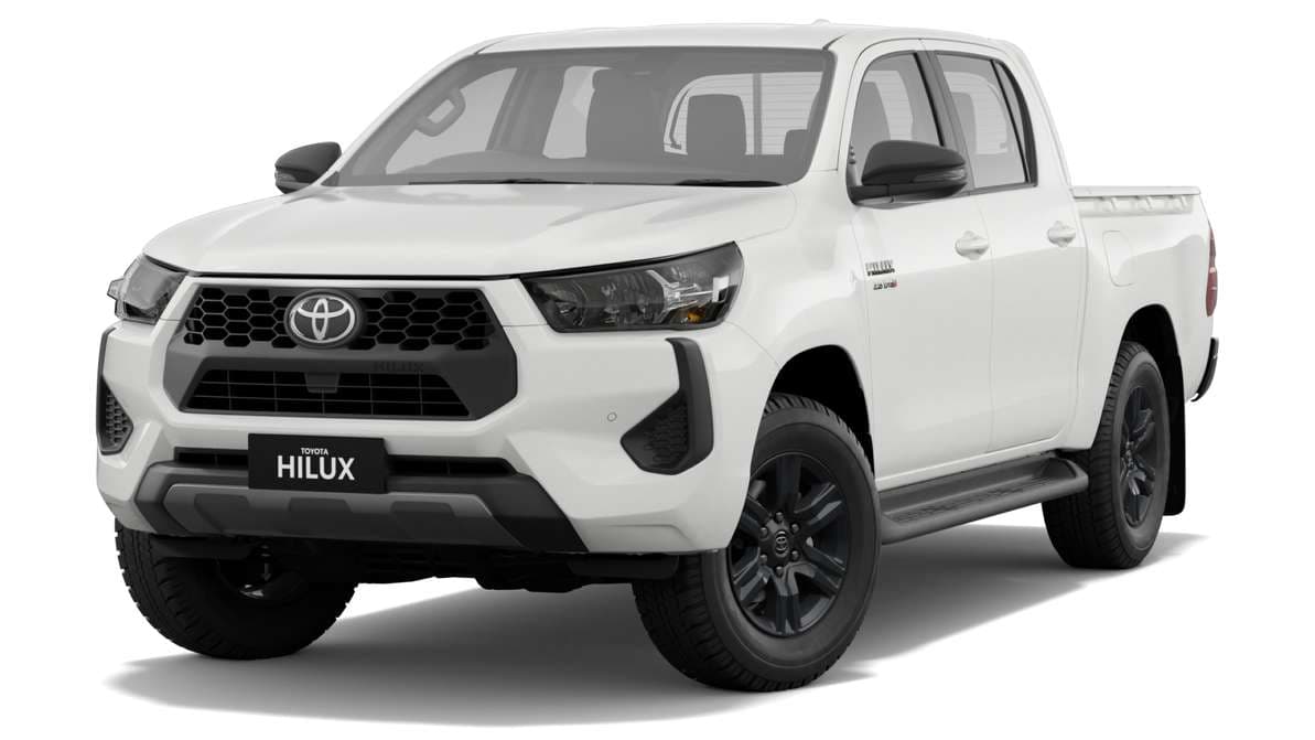 2024 Toyota Hilux 4x4 SR Diesel Double-Cab Pick-Up image 4