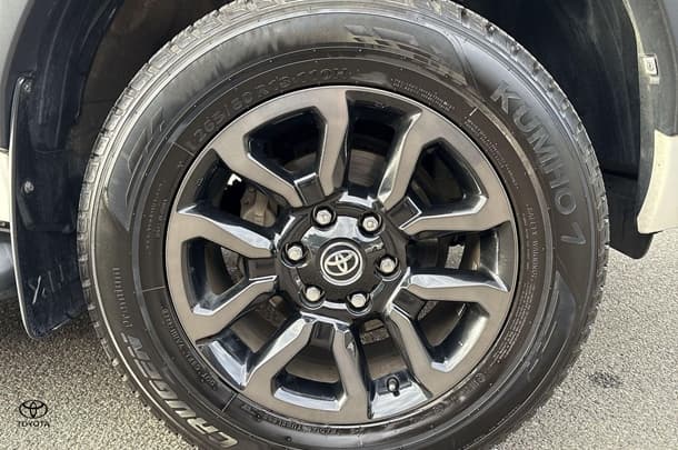 2020 Toyota HILUX Rogue image 10