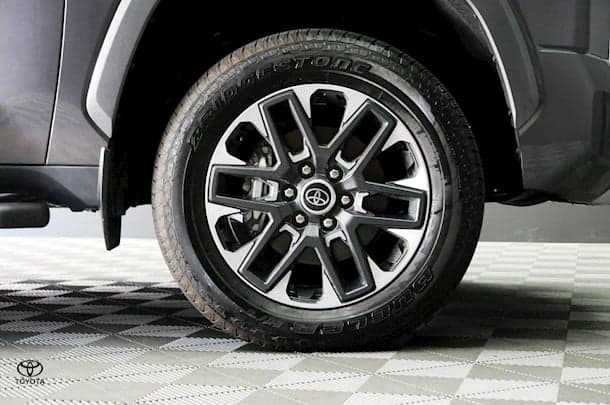 2023 Toyota Tundra Limited image 7