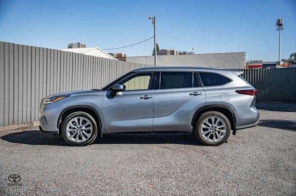 2022 Toyota KLUGER HYBRID AWD GRANDE image 34
