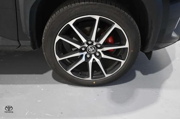 2022 Toyota Yaris Cross Hybrid GR-S image 9