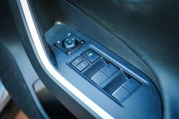 2024 Toyota RAV4 Hybrid XSE 2WD image 15