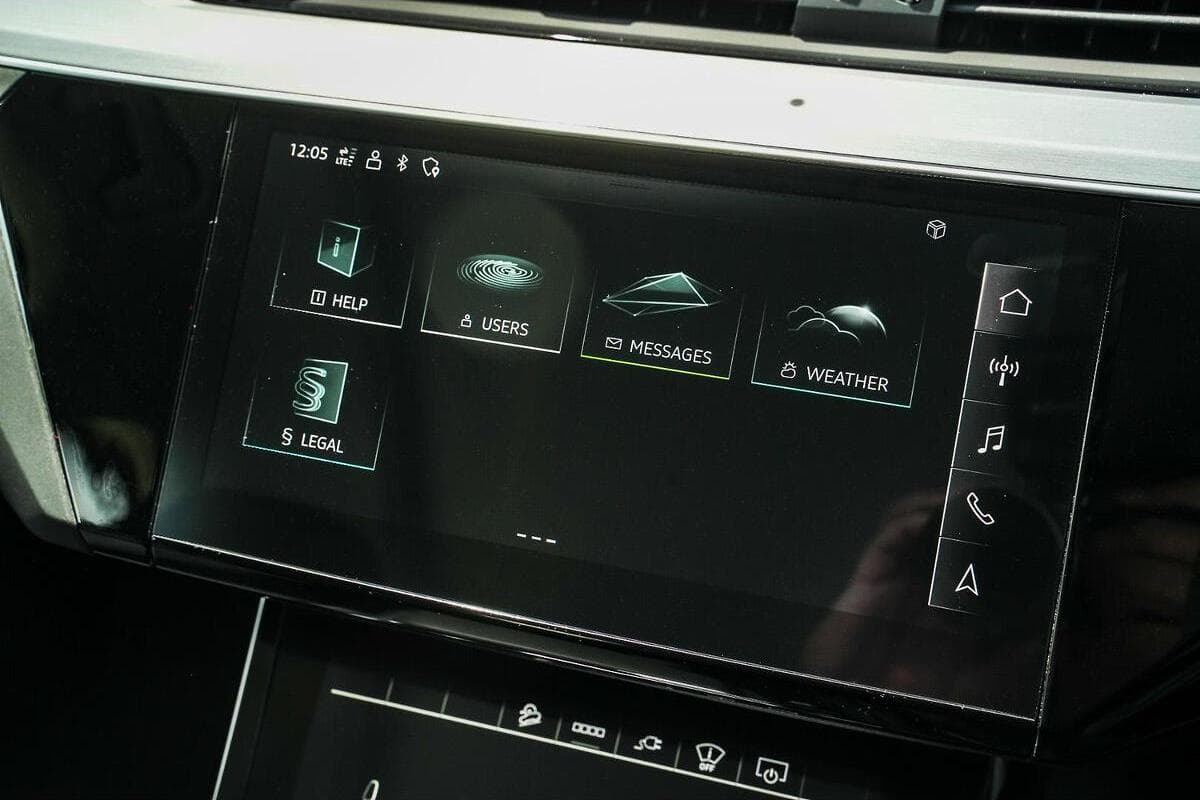 2025 Audi Q8 e-tron 55 Auto e-quattro MY25 image 10