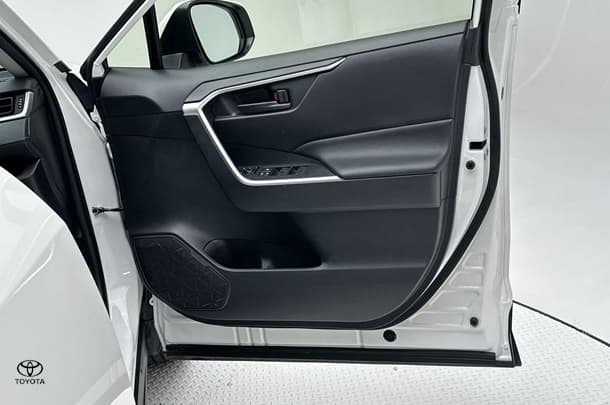 2021 Toyota RAV4 Hybrid GX AWD image 19