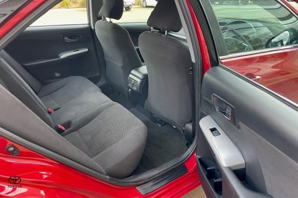 2016 Toyota Camry Atara S image 8