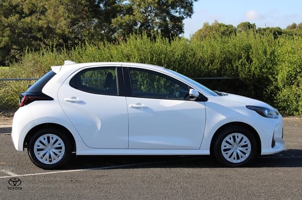 2023 Toyota Yaris Ascent Sport image 6
