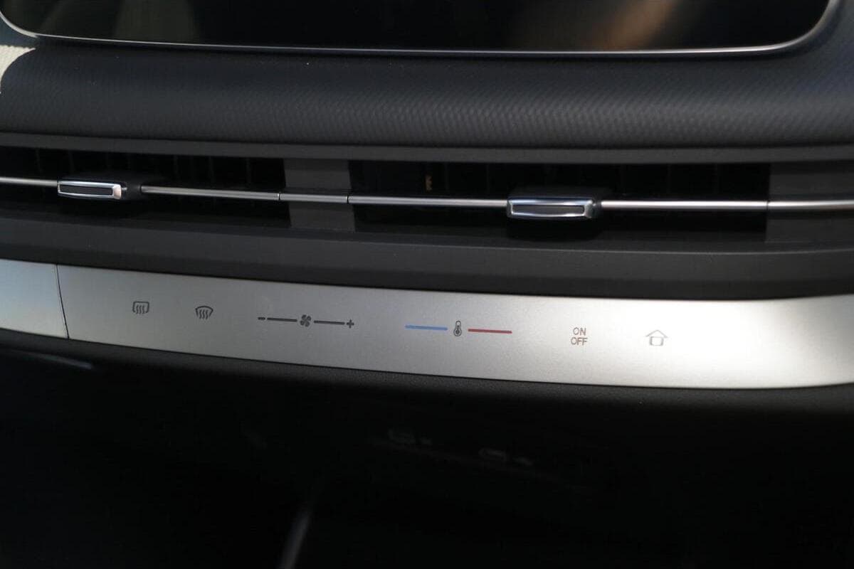 2025 LDV MIFA 9 Luxe Auto MY23 image 15