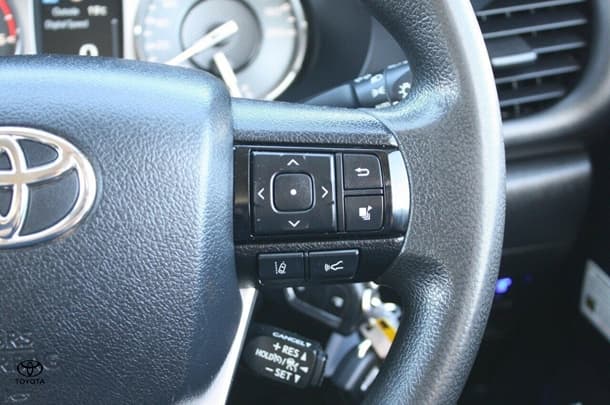 2021 Toyota Hilux SR image 23