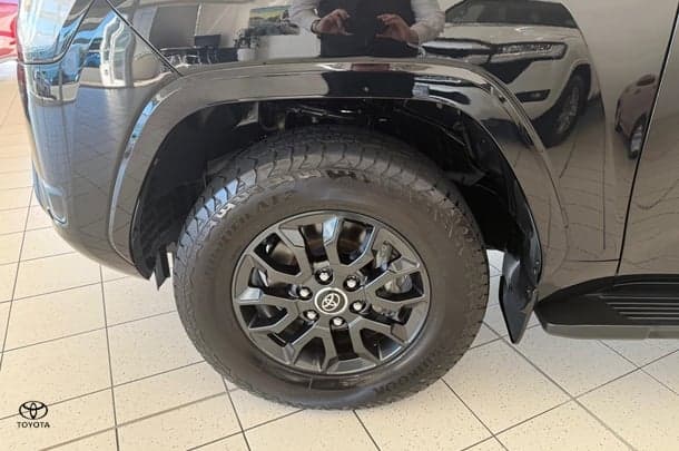 2022 Toyota Landcruiser VX image 10