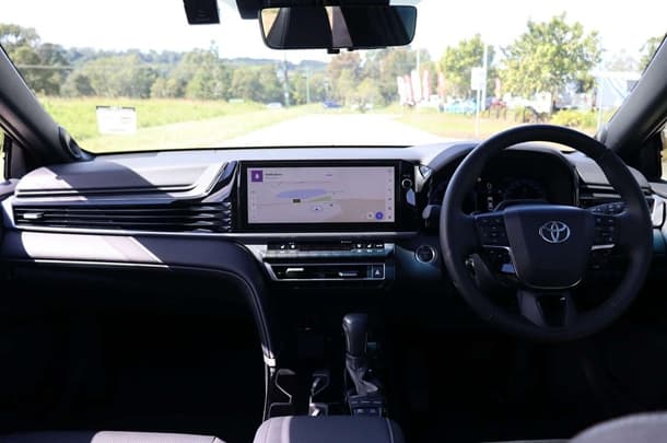 2024 Toyota Camry Hybrid SL image 11