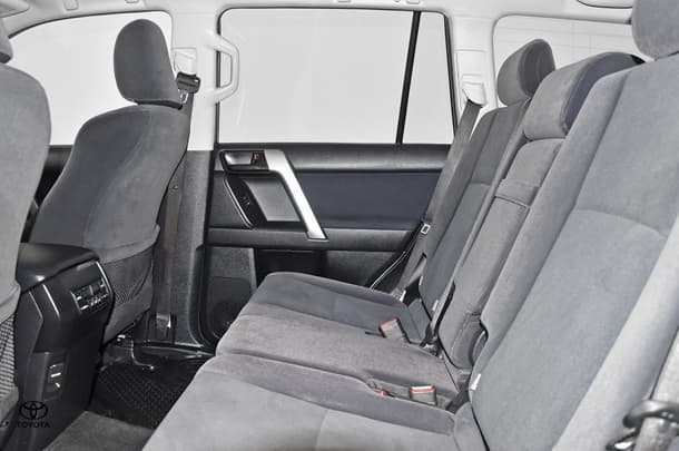 2020 Toyota Prado GXL image 17