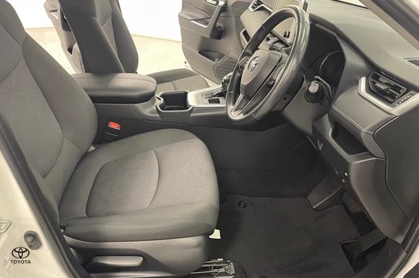 2023 Toyota RAV4 Hybrid GXL-2WD image 22