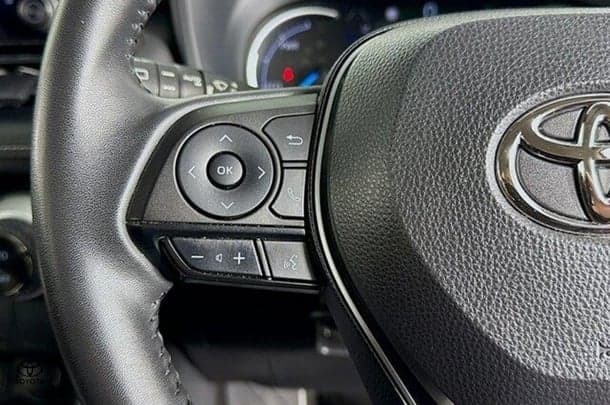 2023 Toyota Rav4 Hybrid GX image 17