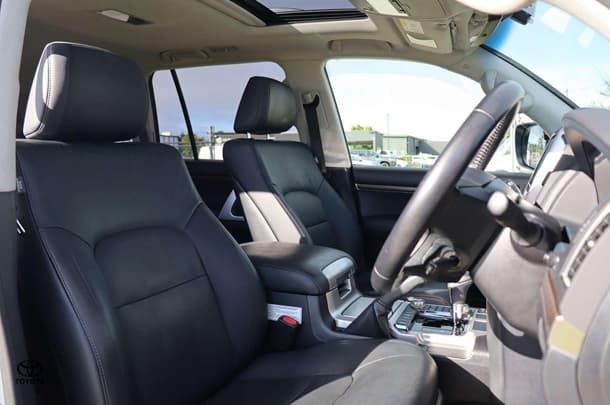 2020 Toyota Landcruiser VX image 26