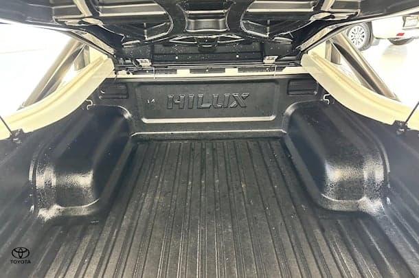 2024 Toyota Hilux SR5 image 14