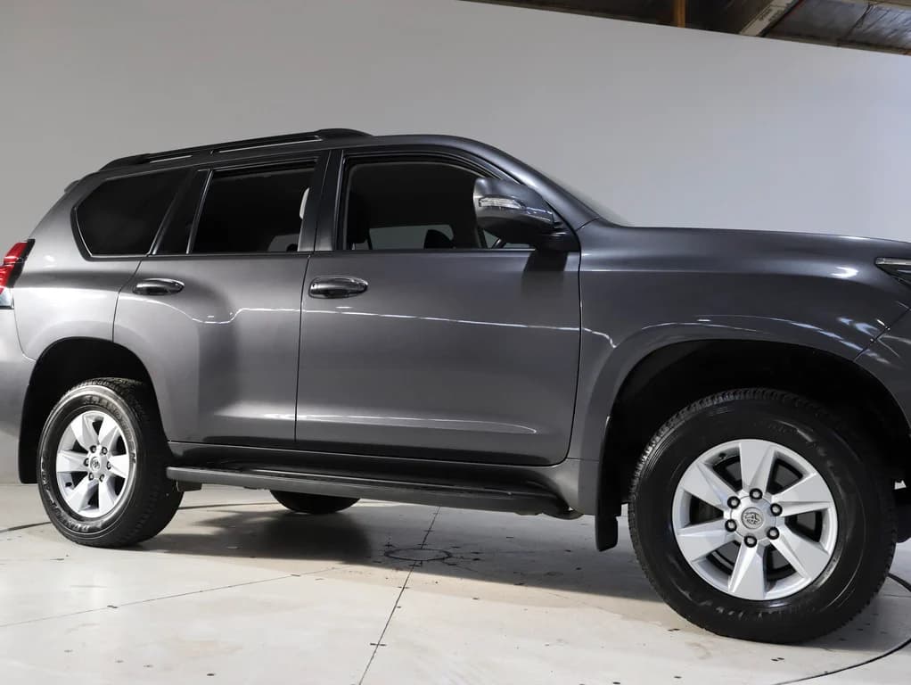 2021 Toyota Prado GXL image 25