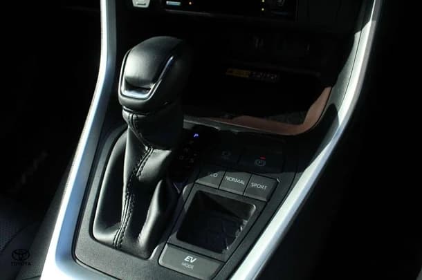 2024 Toyota RAV4 Hybrid Cruiser 2WD image 17