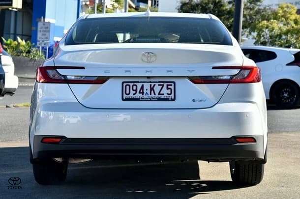 2024 Toyota Camry Hybrid Ascent image 5
