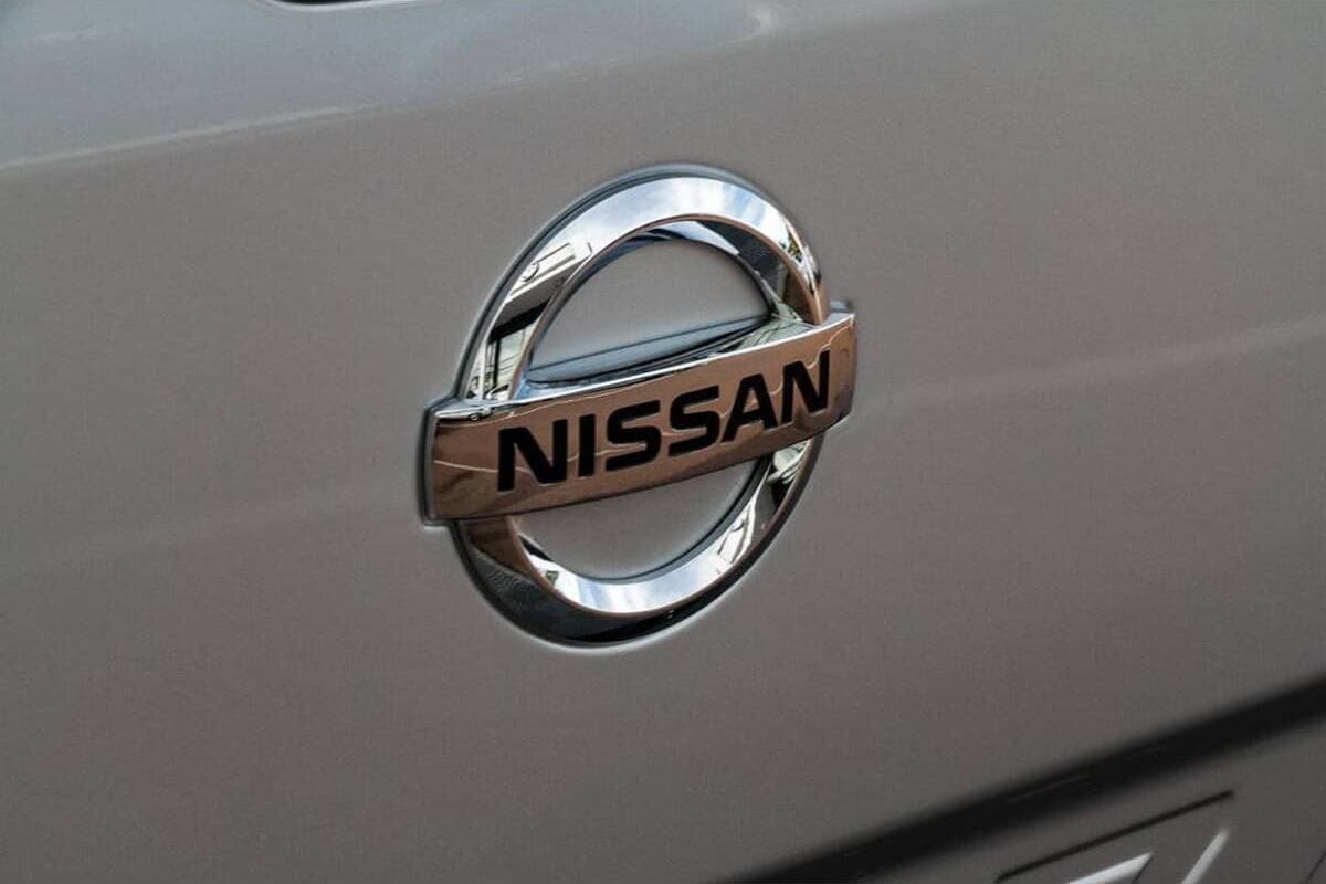2025 Nissan Navara ST D23 Manual 4x4 MY24 Dual Cab image 5