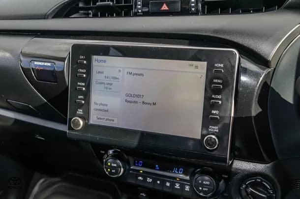2024 Toyota HILUX SR image 19
