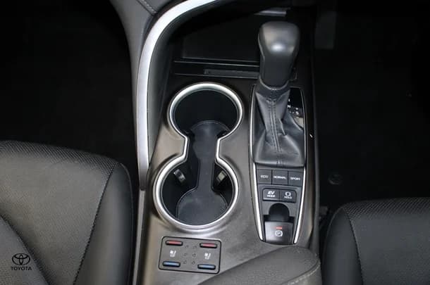 2023 Toyota Camry Hybrid SL image 4